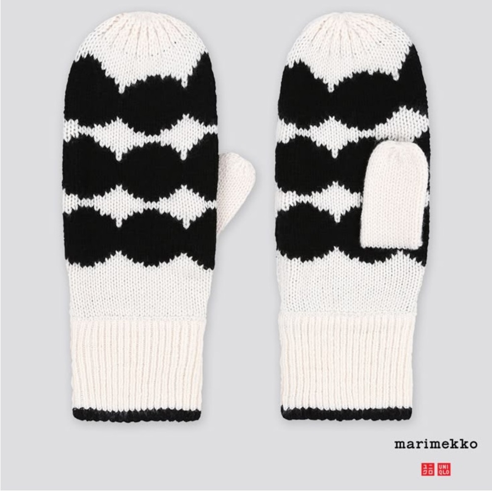 Marimekko Black and White Knit Mittens